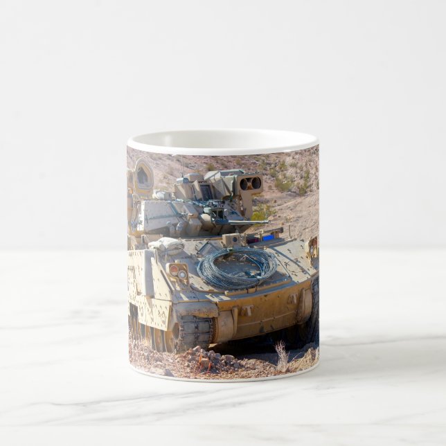Caneca De Café TRANSPORTADOR DE PESSOAL BLINDADO - M2 Bradley (Centro)