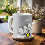 Caneca De Café Trendy Daisy com cinza e amarelo<br><div class="desc">Uma peça de arte dúzia e caprichosa,  hipster. Você pode adicionar um nome,  monograma ou outro texto personalizado. Se você precisar mover a arte ao redor,  clique no botão personalizar para fazer alterações.</div>