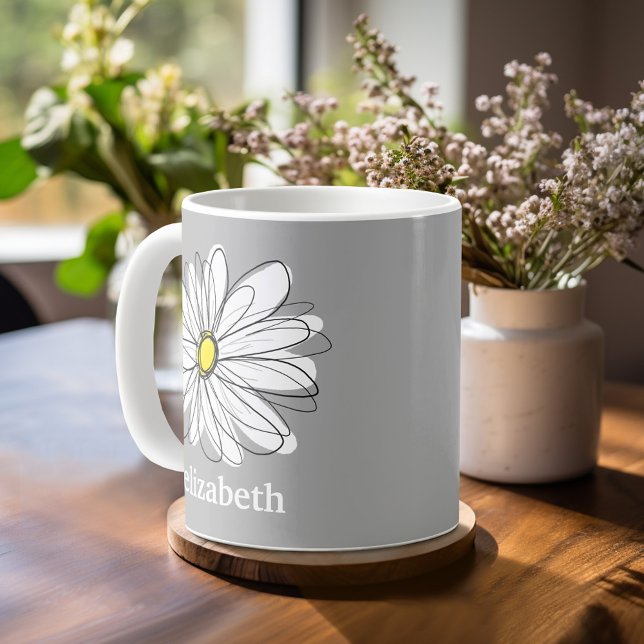 Caneca De Café Trendy Daisy com cinza e amarelo (Whimsical Daisy Mug with an area for text such as a name or other fun event)