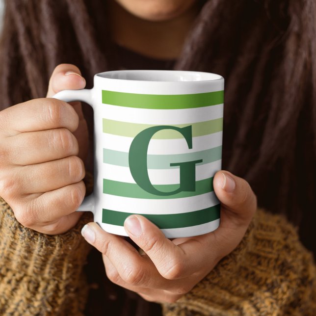 Caneca De Café Trendy Green Stripes com Monograma (Criador carregado)