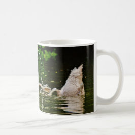 Caneca De Café Três cisnes em baixo num lago