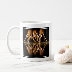 Caneca De Café Três impalas bebem juntos à noite