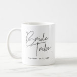 Caneca De Café Tribo Moderna Mínima da Noiva<br><div class="desc">Consiga alguns presentes legal e personalizáveis de solteiros enquanto espera pelo grande dia.</div>