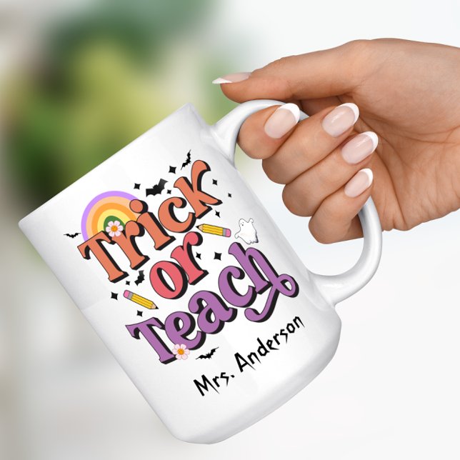 Caneca De Café Trick or Teach Retro Pastel Halloween Nome do Prof (Trick or Teach Halloween Teacher Name Mug)