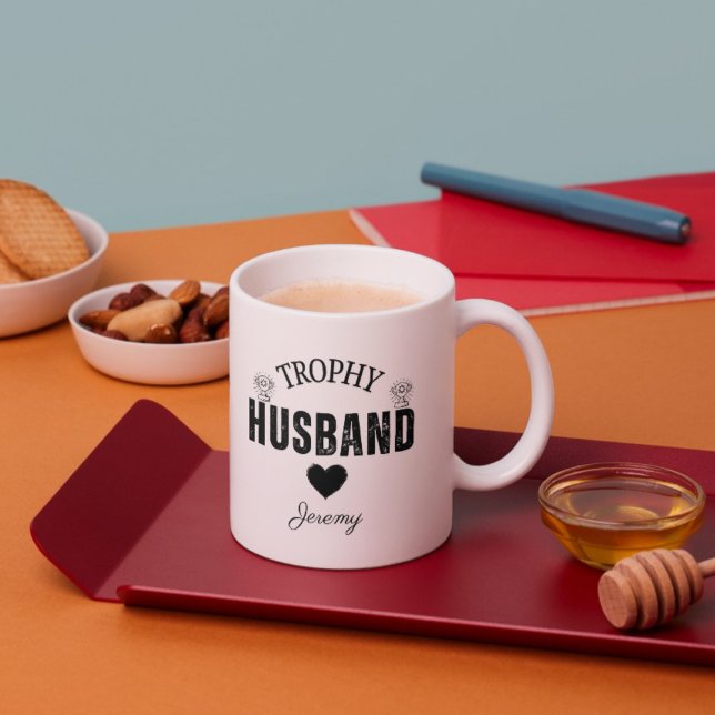 Caneca De Café Trophy Husband Mug: O presente perfeito para ele (Trophy Husband Mug: Hilarious Gifts for the Best Husband)