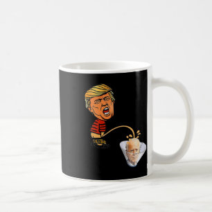 Caneca De Café Trump mijando no Biden