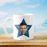 Caneca De Café Truque de Fotografia PERSONALIZADO no escritório d<br><div class="desc">Caffeinato com riso! Esta caneca personalizada transforma sua rotina matinal em um hilário retorno. Imagine seu rosto (ou bicho, talvez o chefe? ) espreitando sobre um recorte retroestelar, molhando com uma moda alimentada com cafeína. Cada palito sussurra: "O trabalho pode esperar, o vamos fica ranzinza! Para obter o efeito de...</div>