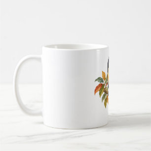 Caneca De Café Tucano em um Galho Frondoso