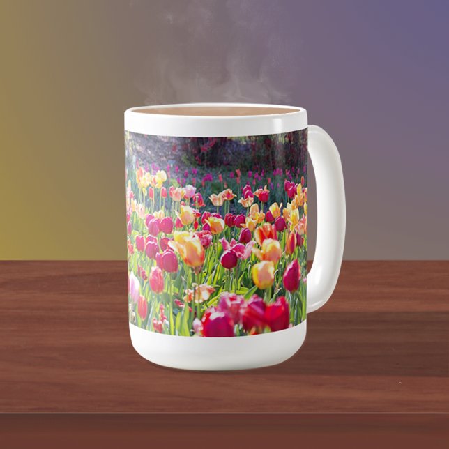 Caneca De Café Tulipas No Primavera (Criador carregado)