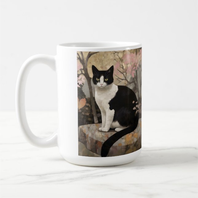 Caneca De Café Tuxedo Cat em um jardim (Esquerda)