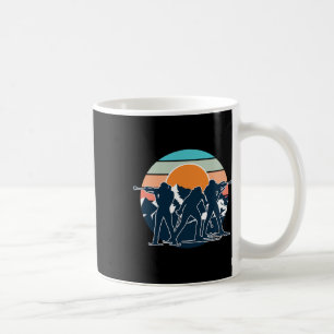 Caneca De Café Um biatleta com rifle e esquis de esqui cross-coun