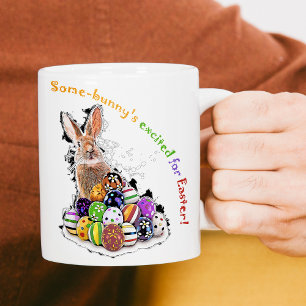Caneca De Café Um coelhinho está animado pela Páscoa!