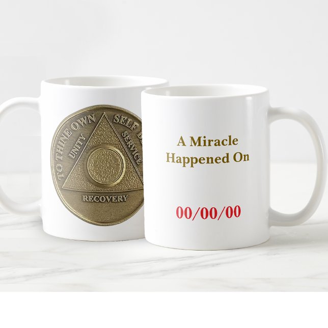 Caneca De Café Um Milagre Aconteceu Na DATA PERSONALIZADA Moeda S (A miracle happened on custom date sober anniversary mug with blank sobriety medallion.)