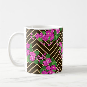 Caneca De Café Um padrão ardente e constante em flores doces. Com