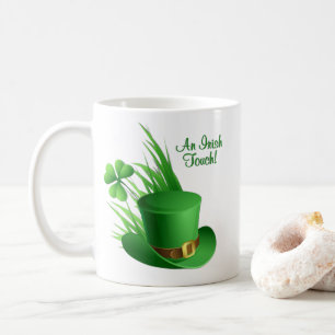 Caneca De Café Um Toque Irlandês Chapéu de Trevo de Duende na Gra