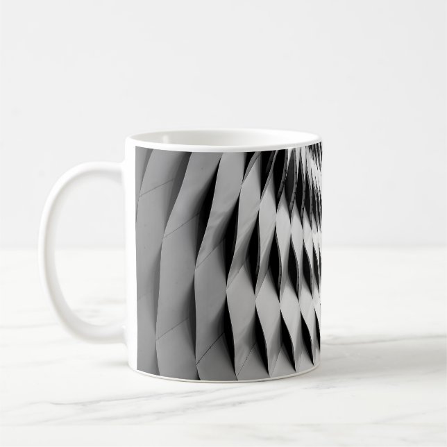 CANECA DE CAFÉ UMA FÁBRICA CURVA COBERTA EM TRABALHO DE LATERAL B (Esquerda)