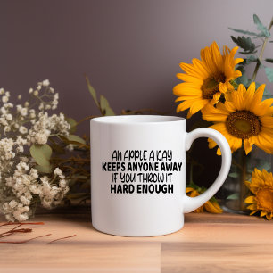 Caneca De Café Uma Maçã Por Dia... Meme Mug