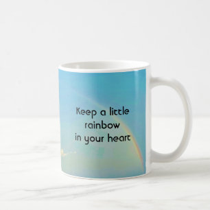 Caneca De Café Uma Pequena Túmula De Café Arco-Íris