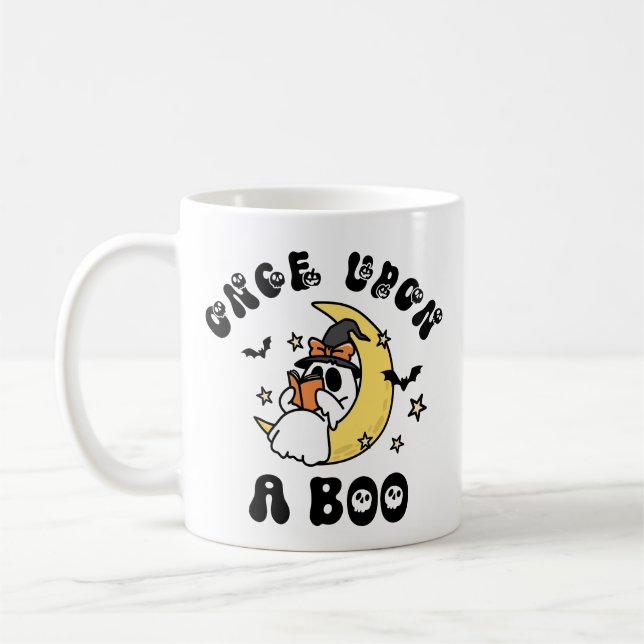 Caneca De Café Uma vez no Boo Fantasma Lendo Lua Halloween (Esquerda)