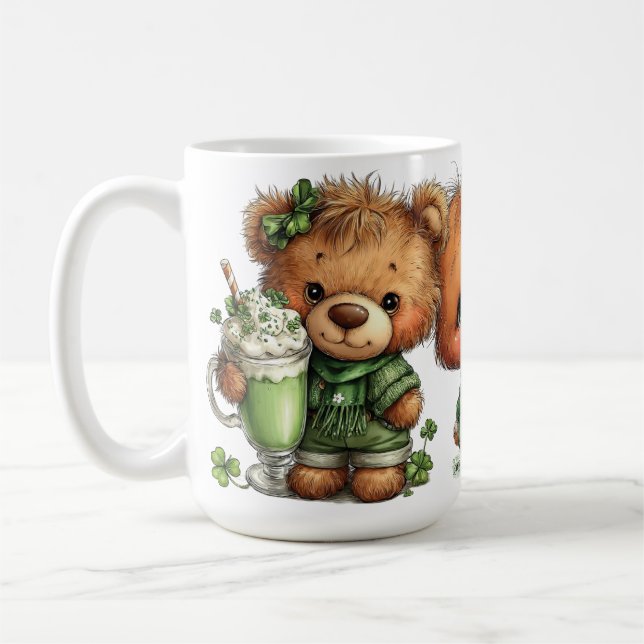 CANECA DE CAFÉ URSINHOS DE PELÚCIA VESTIDOS IRLANDESES FOFOS ADOR (Esquerda)