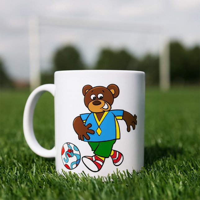 Caneca De Café Urso de Futebol Jogando Futebol com Roupa Esportiv (Criador carregado)