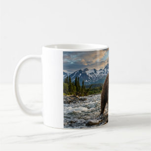 Caneca de Café Urso Pardo Pegando Salmão