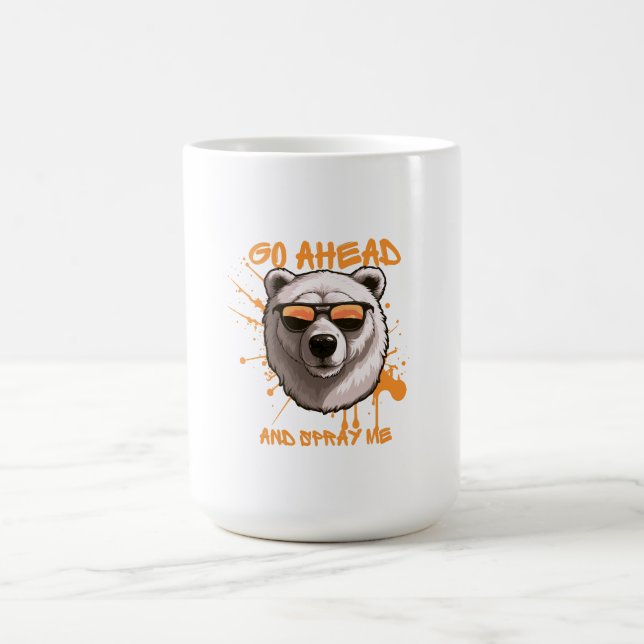Caneca De Café Vá em frente e me pulverize - Ursos em óculos escu (Centro)