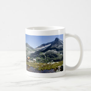 Caneca De Café Vacas Nas Montanhas
