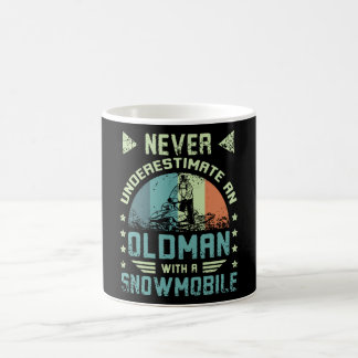 Caneca De Café Velho Em Um Movimento De Neve