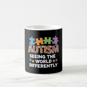 Caneca De Café Vendo o mundo diferente da consciência do autismo