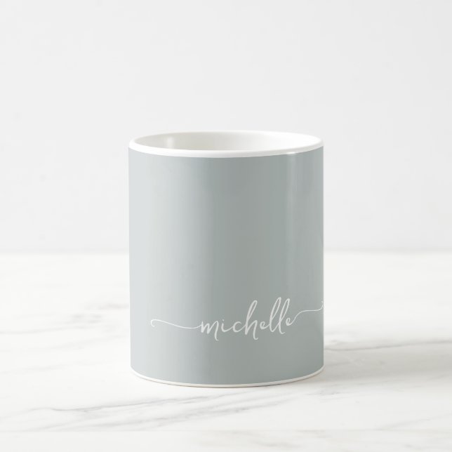 Caneca De Café Verde Salvia Estilo Monograma Assinatura Script (Centro)
