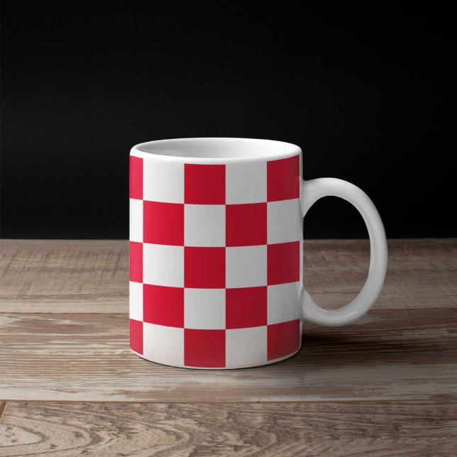 Caneca De Café Verificadores Geométricos Croatas Vermelhos (Criador carregado)