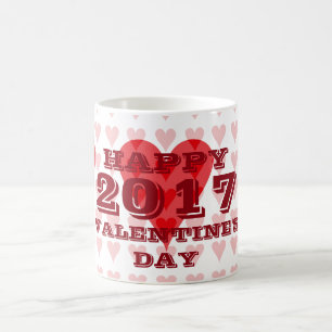 Caneca de café vermelha do coração de 2017 dias