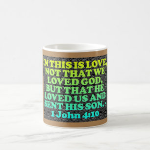 Caneca De Café Verso da bíblia de 1 John 4: 10.