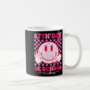 Caneca De Café Vibes do 67º dia de aula 67 Meme Rosto Sorridente 