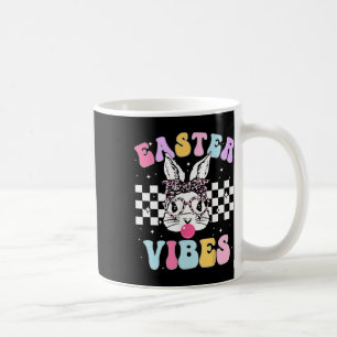 Caneca De Café Vibrações de Páscoa Retro Groovy Coelho Xadrez Par