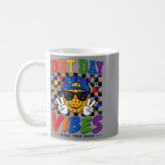 Caneca De Café Vibrações Divertidas do Dia dos Pontos Rosto Sorri