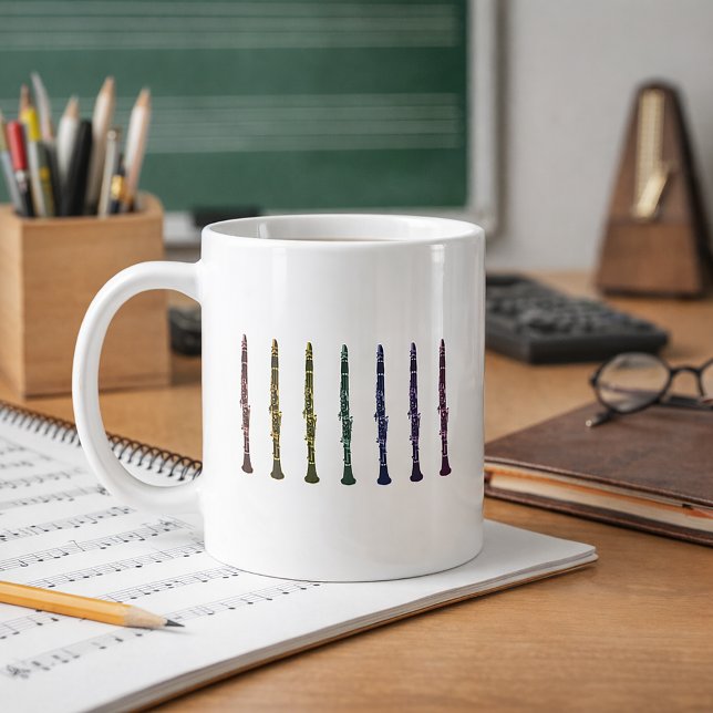 Caneca De Café Vibrant Rainbow Clarinet Art Orchestra Band Music (A mug with a line up of clarinets in red, orange, yellow, green, blue, purple and pink.)