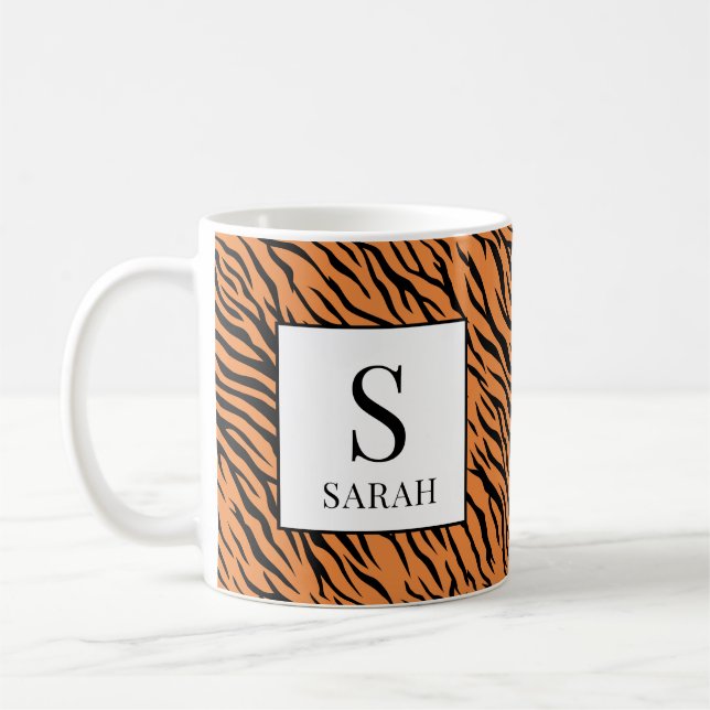 Caneca De Café Vibrant Tiger Stripe Custom Initial Name Mug (Esquerda)