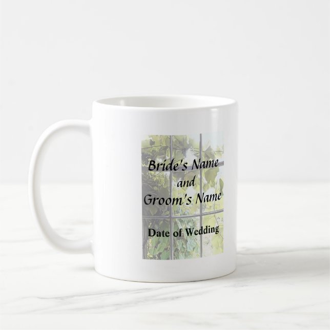 Caneca De Café Vides de Uva Vistas Através da Janela (Esquerda)