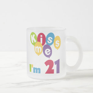Caneca De Café Vidro Jateado Beije-me, tenho 21 t-shirts e presentes