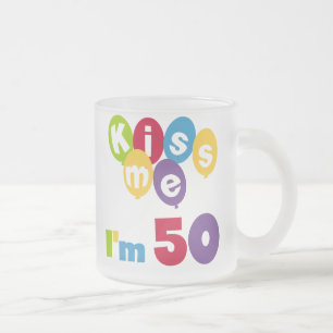 Caneca De Café Vidro Jateado Beije-me, tenho 50 t-shirts e presentes