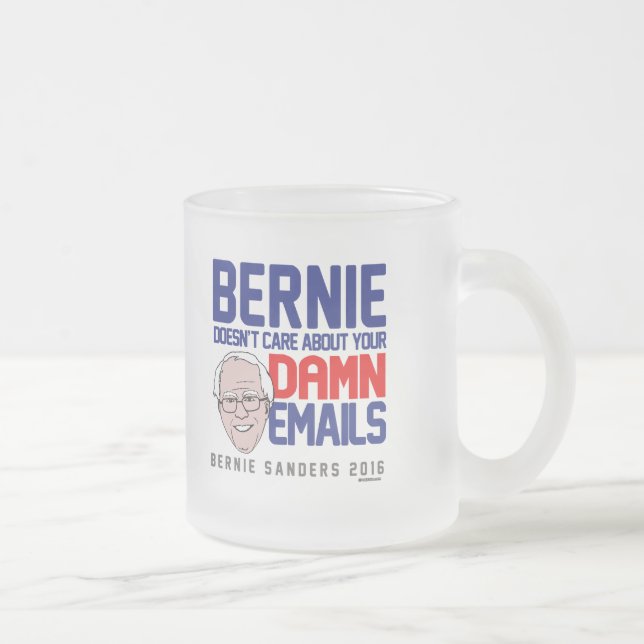 Caneca De Café Vidro Jateado Bernie não se importa com seus email (Direita)