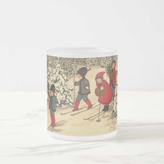 Caneca De Café Vidro Jateado Crianças Antigas Esquiando Através de uma Floresta (Centro)