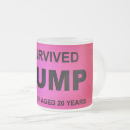 Caneca De Café Vidro Jateado Eu Sobrevivi a tRUMP