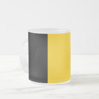 Fosco de pequena caneca de vidro com bandeira da B
