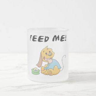 Caneca De Café Vidro Jateado O filhote de cachorro alimenta-me o camiseta e os