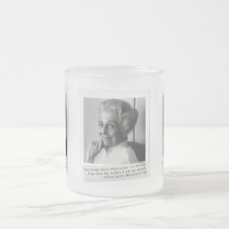 Caneca De Café Vidro Jateado Rita Levi-Montalcini cita Mulheres na Ciência