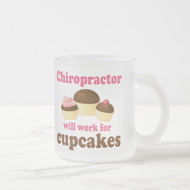 Caneca De Café Vidro Jateado Trabalhará para o Chiropractor dos cupcakes (Direita)
