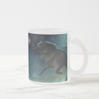 Caneca De Café Vidro Jateado Vôo preto do lobo através das estrelas